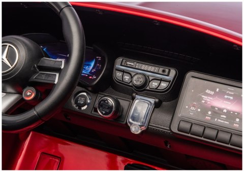 Auto Na Akumulator Mercedes GT63 AMG DK-GT63 24V LCD Czerwony Lakierowany